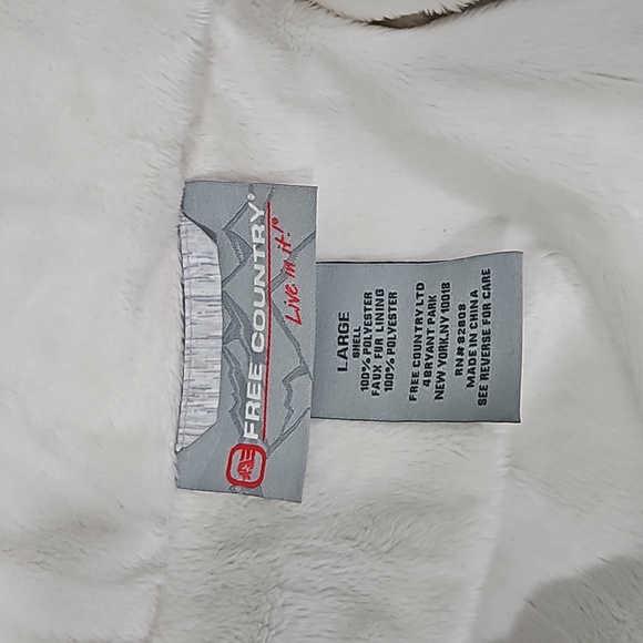 Free Country Softshell Jacket - Picture 8 of 9